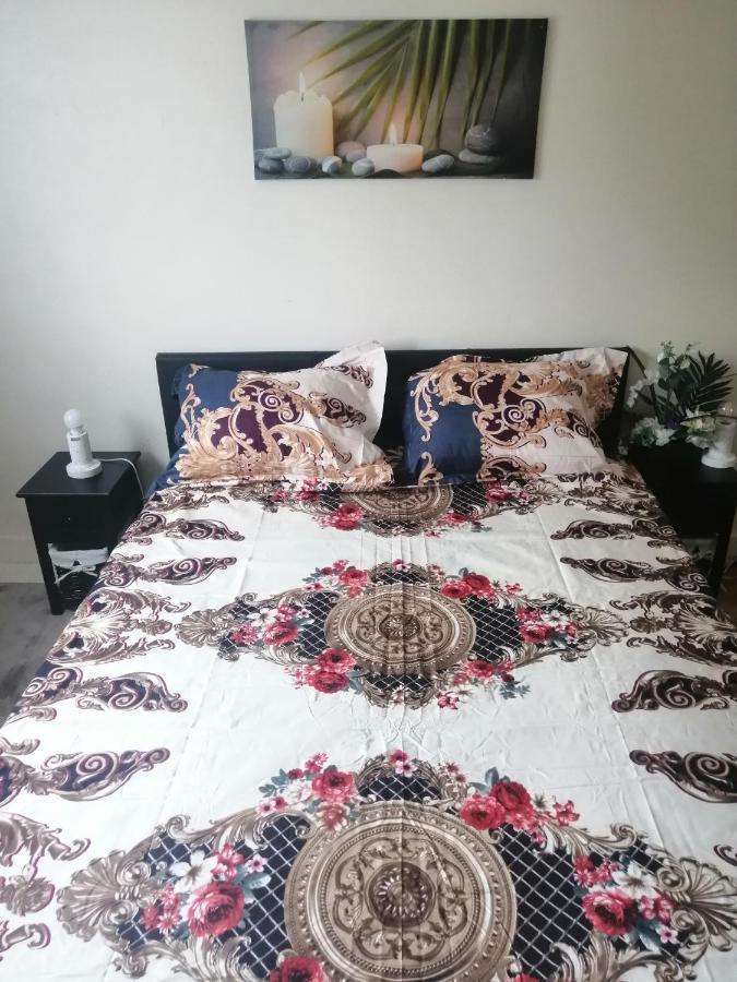 Chambre Dans Appartement A 니오르 외부 사진