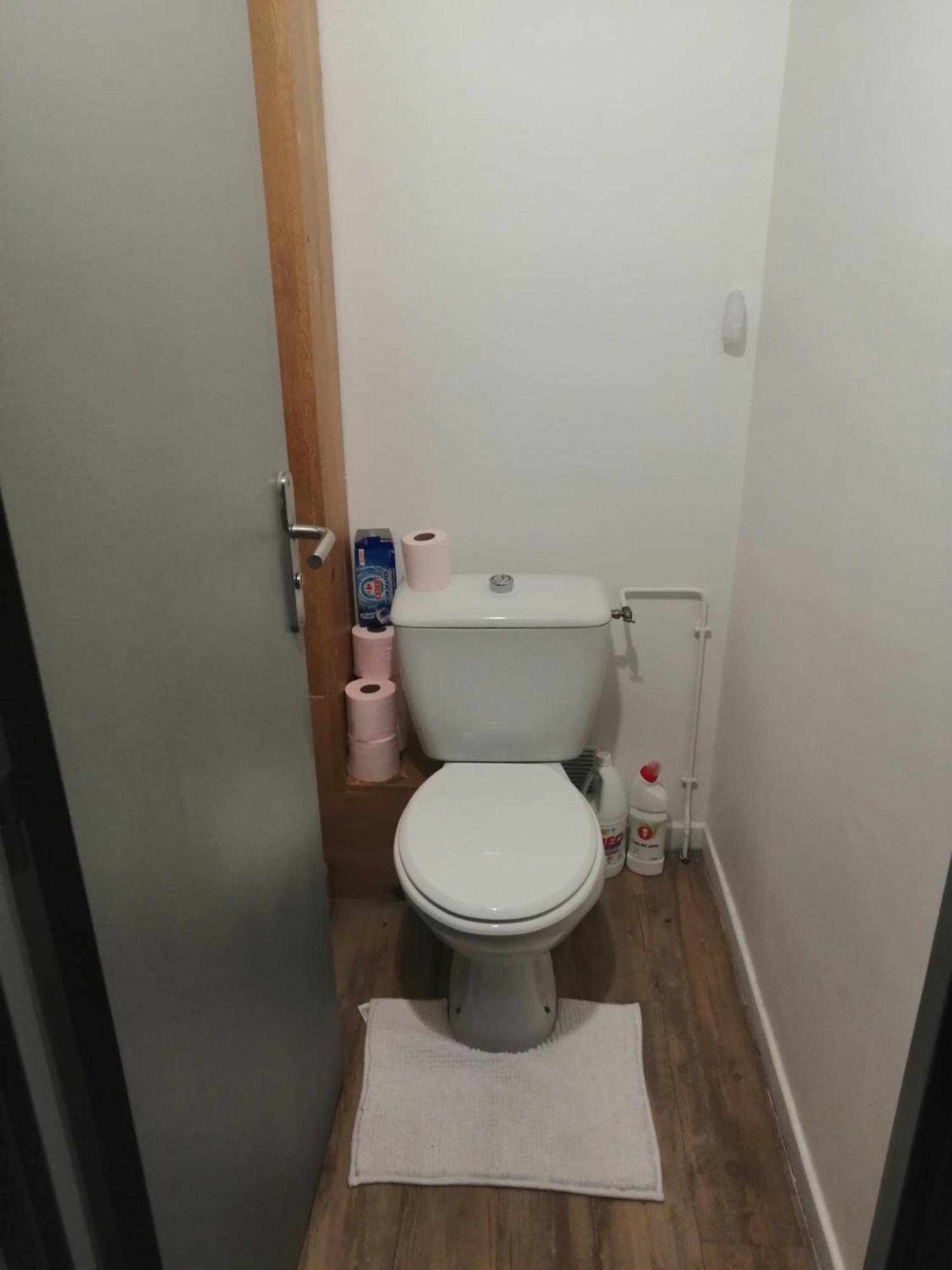 Chambre Dans Appartement A 니오르 외부 사진