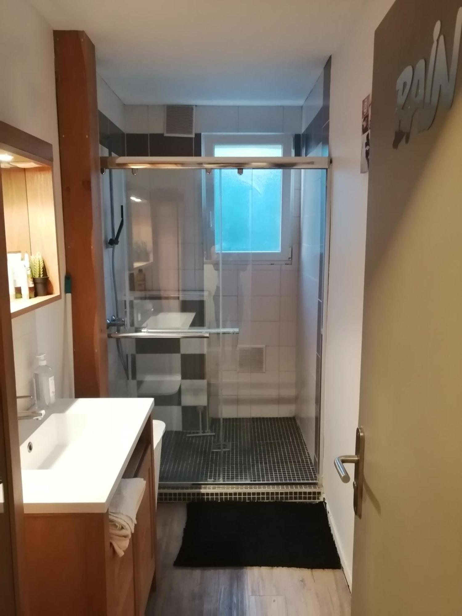 Chambre Dans Appartement A 니오르 외부 사진
